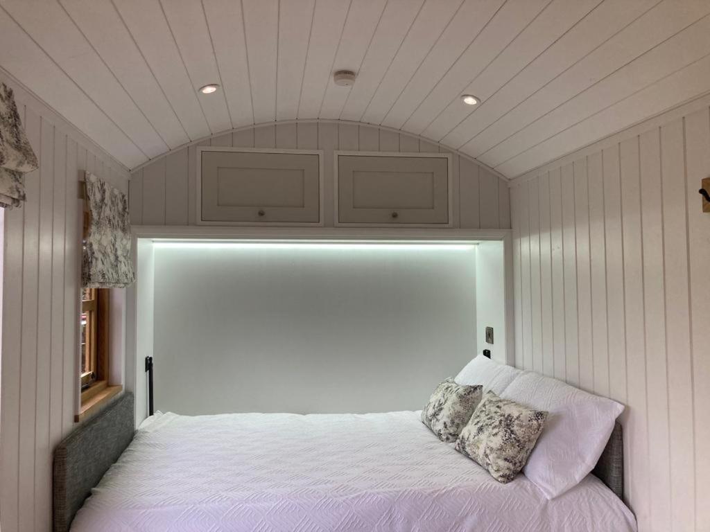 The Snug At Coed Y Gaer Villa Oswestry Kültér fotó